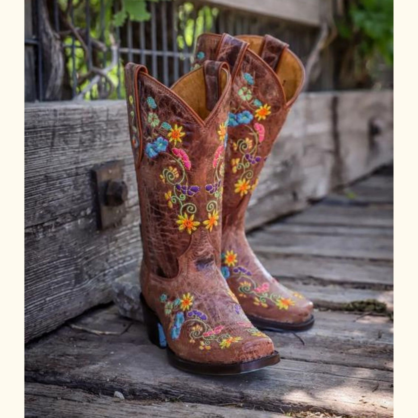 Embroidered boots online